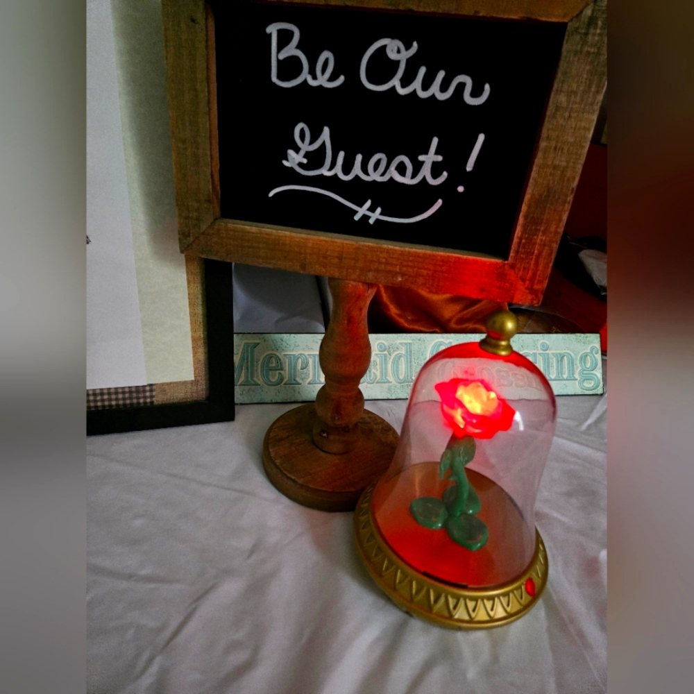Beauty & the Beast Disney Enchanted Rose Light with Dome